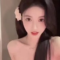 严梓萱